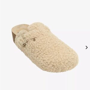 Dirty Laundry Cream Sherpa clogs